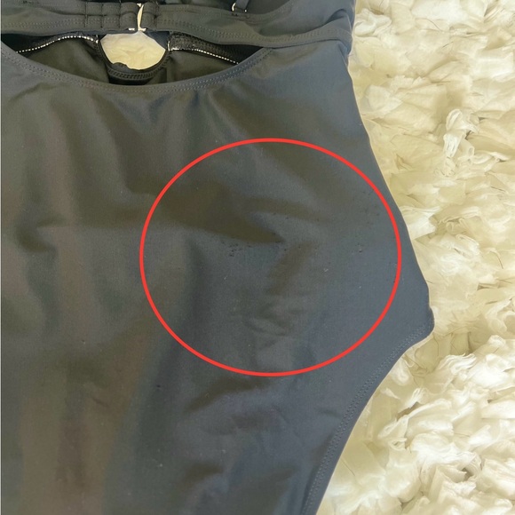 NWT Women's Twist Front Cutout One Piece Swimsuit SIZE MEDIUM - Picture 17 of 17